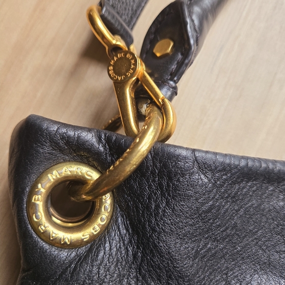 Marc Jacob Leather Satchel black handle or cross body. Gold accent - Picture 9 of 16
